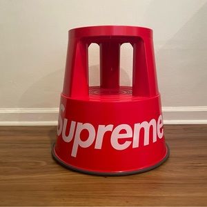 Red Supreme Wedo Step Stool - Used - Authenticated